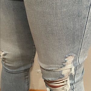 Light Wash American Eagle Jeans